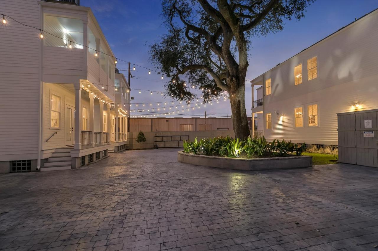 Apartment With 3 Bedrooms Near St. Charles With A Pool New Orleans